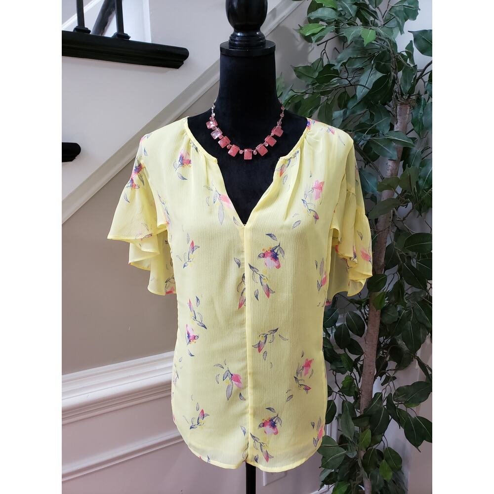 Ava & Viv Top Blouse Women's Size XL Yellow Floral Polyester Short Sleeve V-Neck